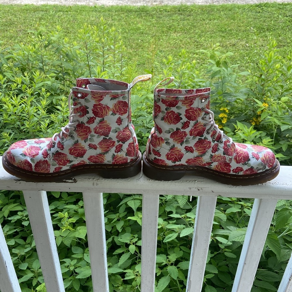 RARE! Dr. Martens 1460 W Women's Boot Valentine Rose Print Women's Size 8 - Picture 11 of 12